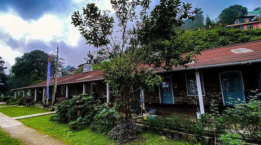 homestays in takdah