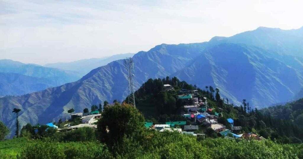 Located in the wider Chakrata region, Kanasar is known for its beautiful deodar forests.